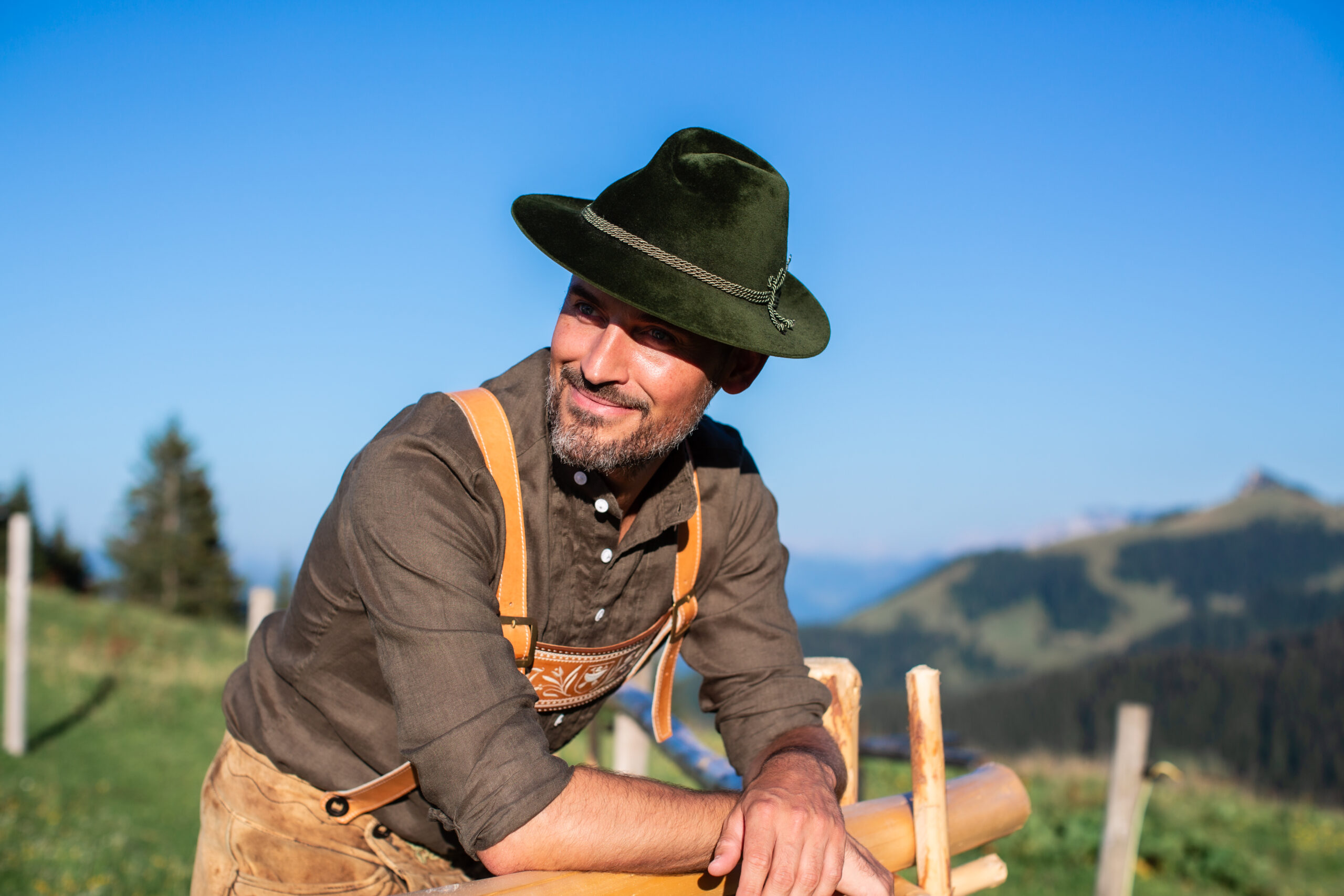 Hundsansscho_2023_sudelfeld_99 Leinendunkelgrün