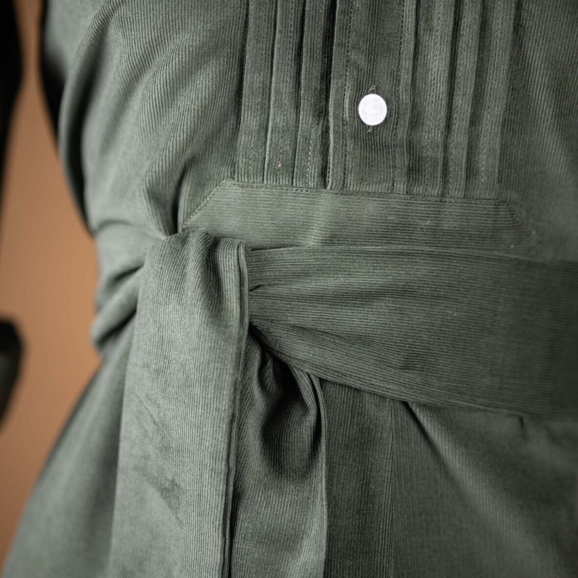 hund-sans-scho-kleid-cord-grün-1-7