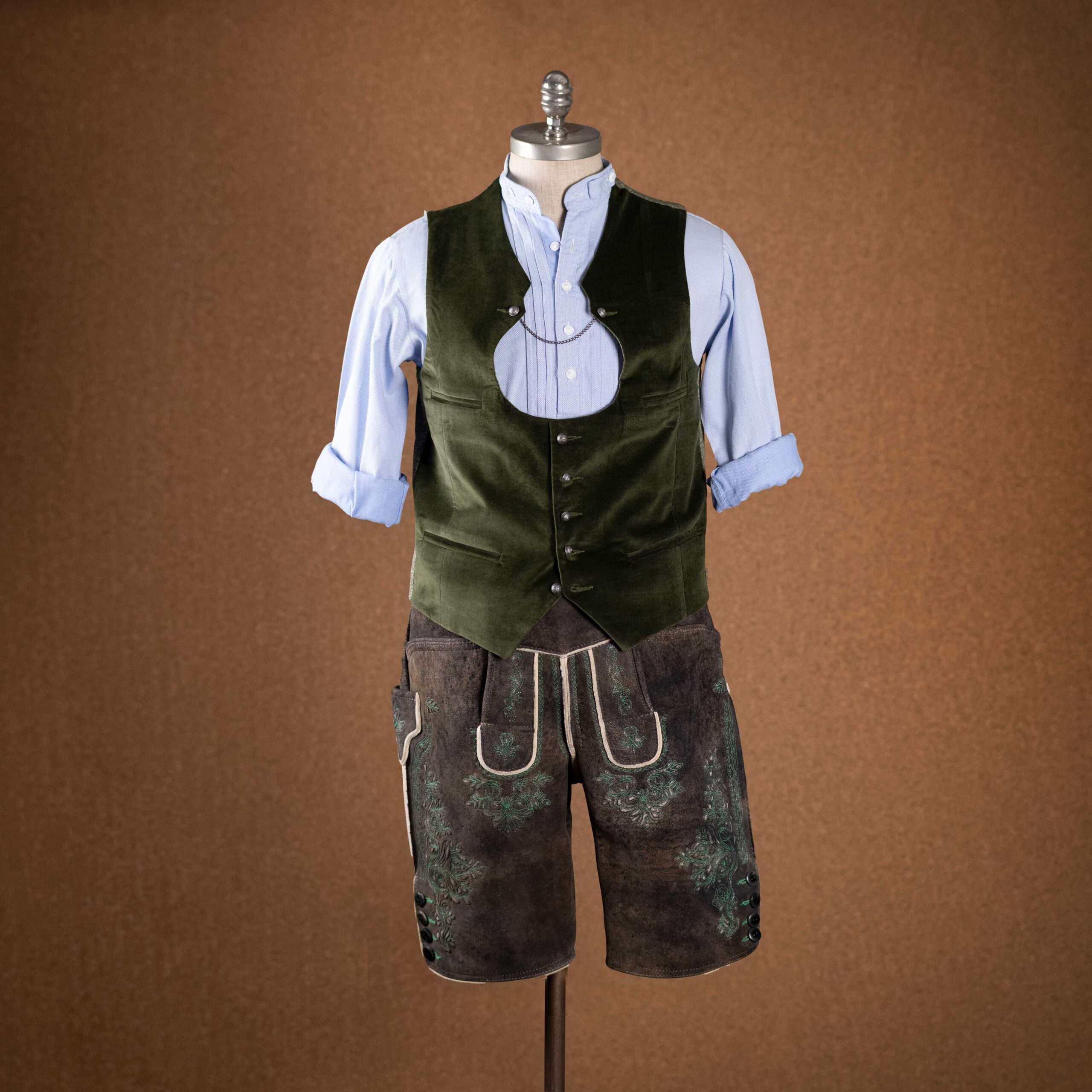 TrachtenwesteDunkelgrünHundSansScho TrachtenwesteDunkelgruenHundSansScho scaled