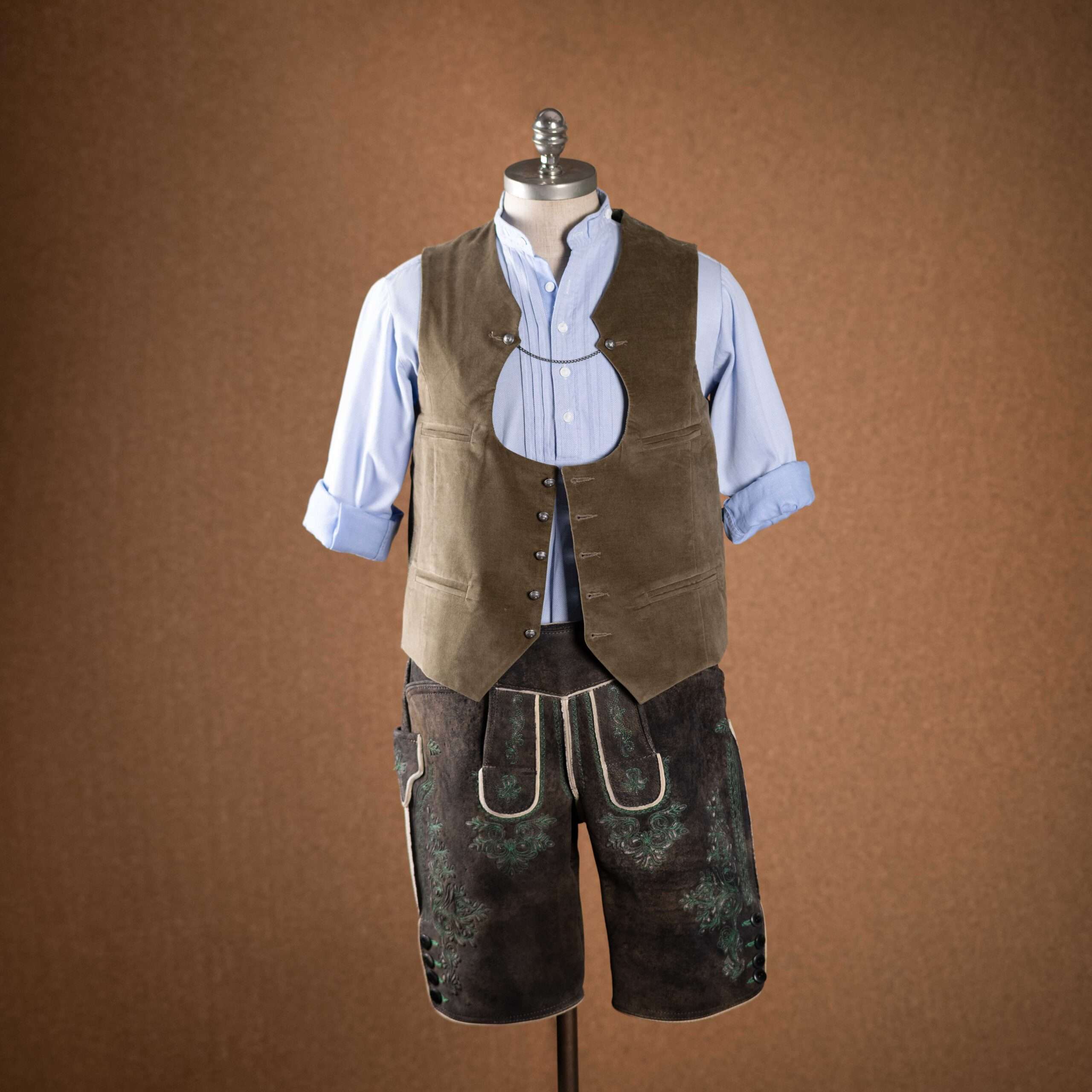 TrachtenwesteTaupeHundSansScho TrachtenwesteTaupeHundSansScho scaled