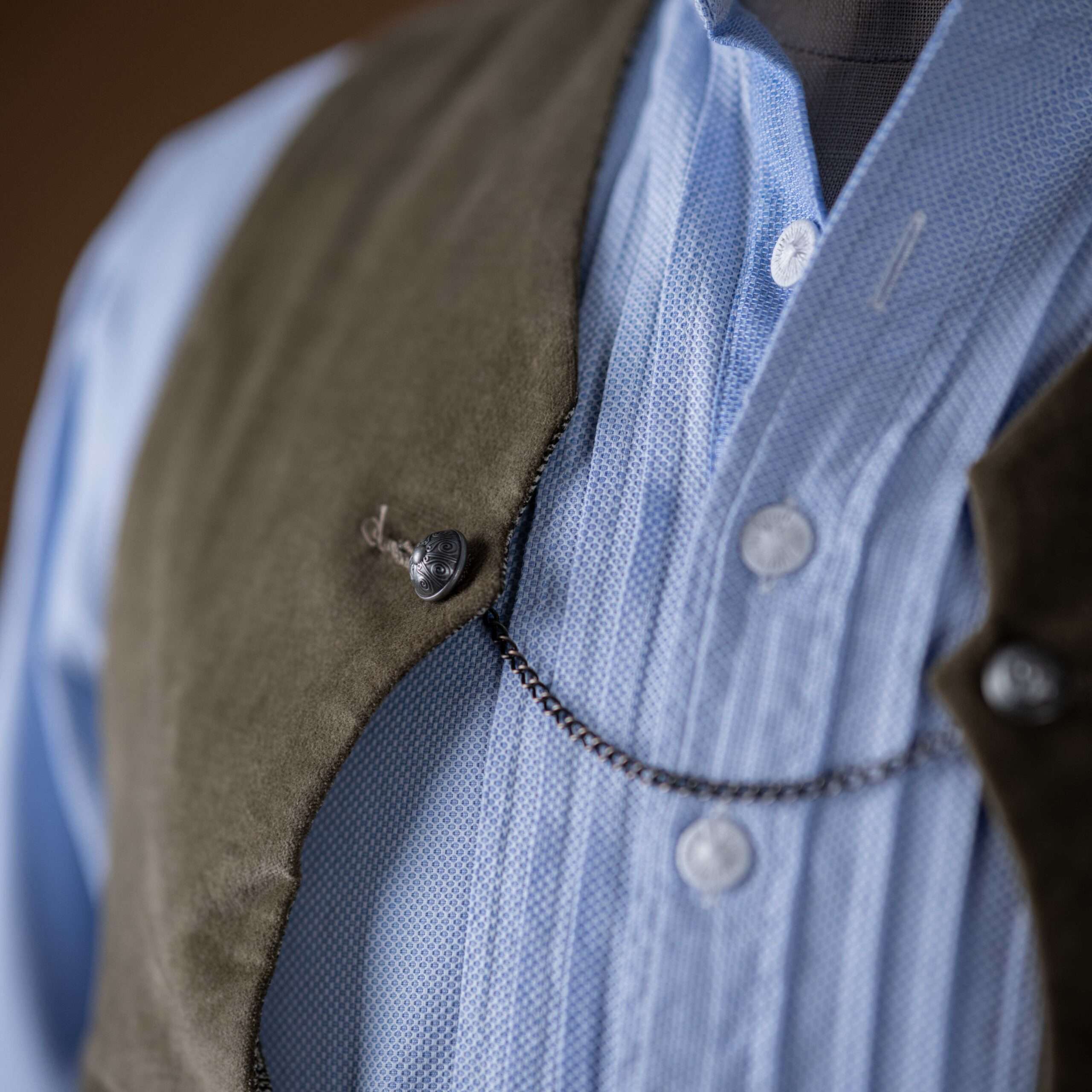 TrachtenwesteTaupeHundSansScho4