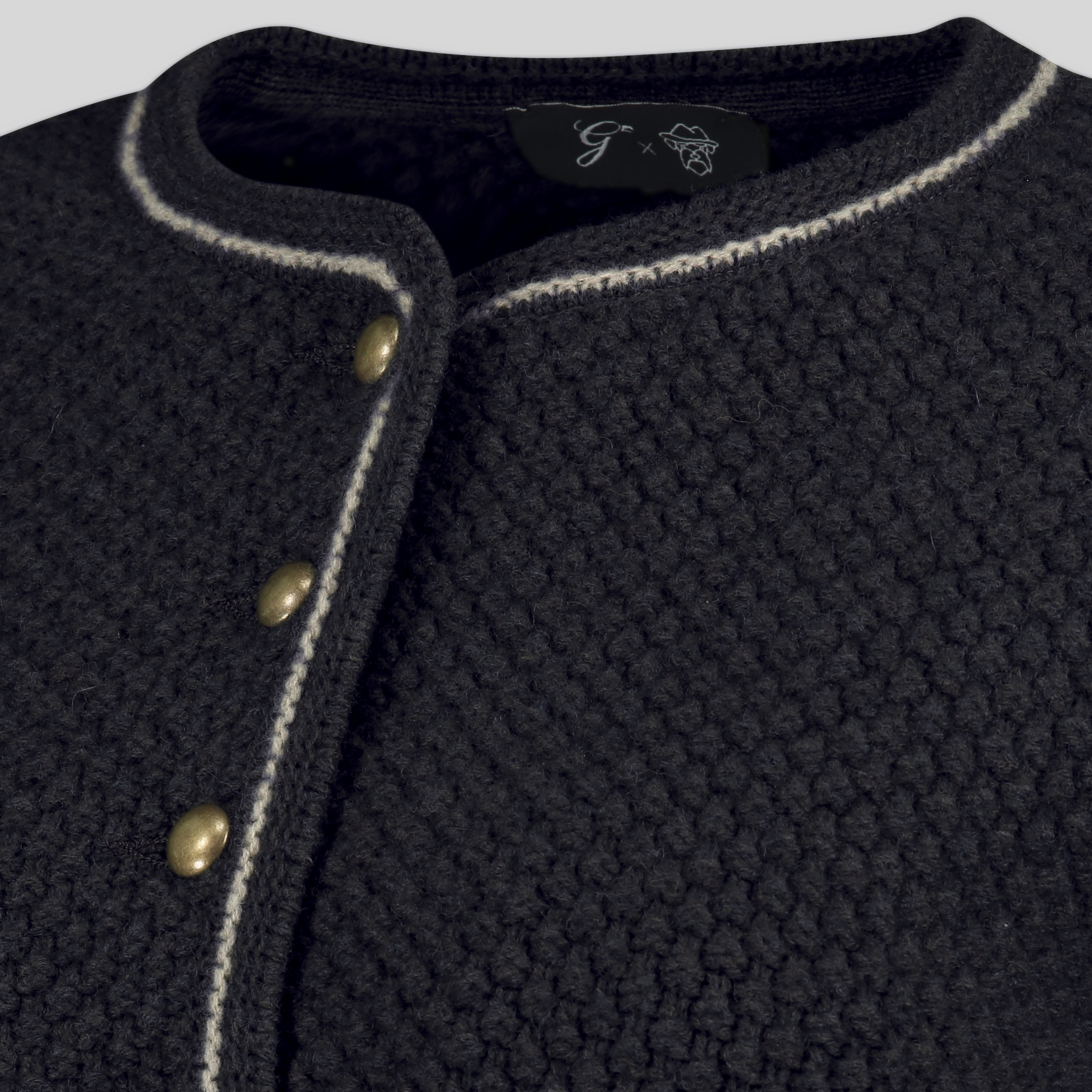 strickjacke_HundSansScho_dunkelblau_Perl1